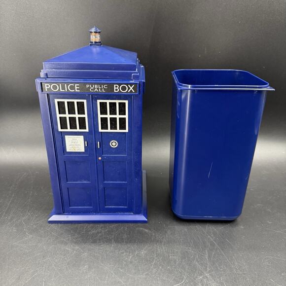 Vintage Doctor Who 2004 Tardis Cookie Jar With Inserts Excellent Condition - Picture 1 of 11
